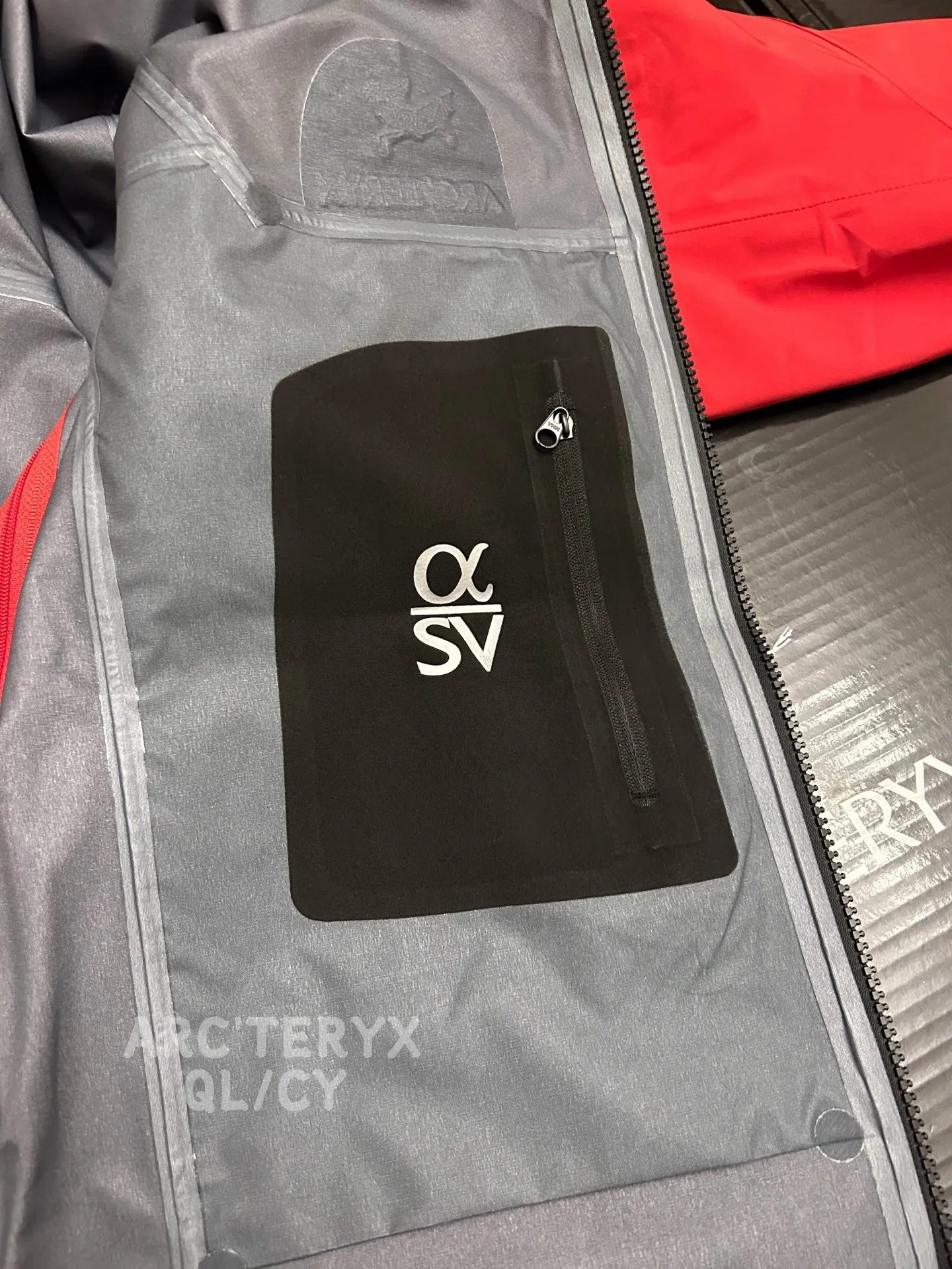 Qualitysv 7 Arcteryx Alpha Series Sv 7 GORE-TEX Pro Logo ：X 000007555 Quality ！ low 24SS Arc‘teryx ， 6 ， ， ， ！ Recco ， ， ！ . ， .！ ， Quality， . ！ ！ ！ ！ GORE-TEX 3.0 Logo ， ， ， ， ， ， ， ， 。 ， Black！ ！ Red Blue！ ！ ！ Size：S-XXL ： / / / / / / Gray/ / / ：76 78 80 82 84 ：60 62 64 66 68 ：47 48 49 50 51 S 90-120 M 120-140 L 140-160 XL 160-180 XXL 180